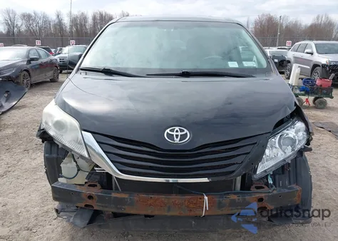 2011 Toyota Sienna Le V6 из США, поврежденный, VIN 5TDKK3DCXBS069710